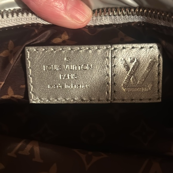 Louis Vuitton Multi Maxi Pillow Pochette Silver - Picture 5 of 6